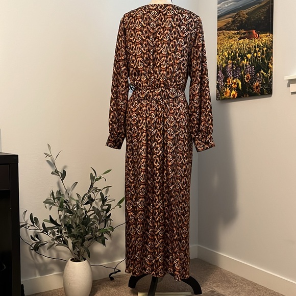 NWOT Momoni Silk Midi - Picture 9 of 14